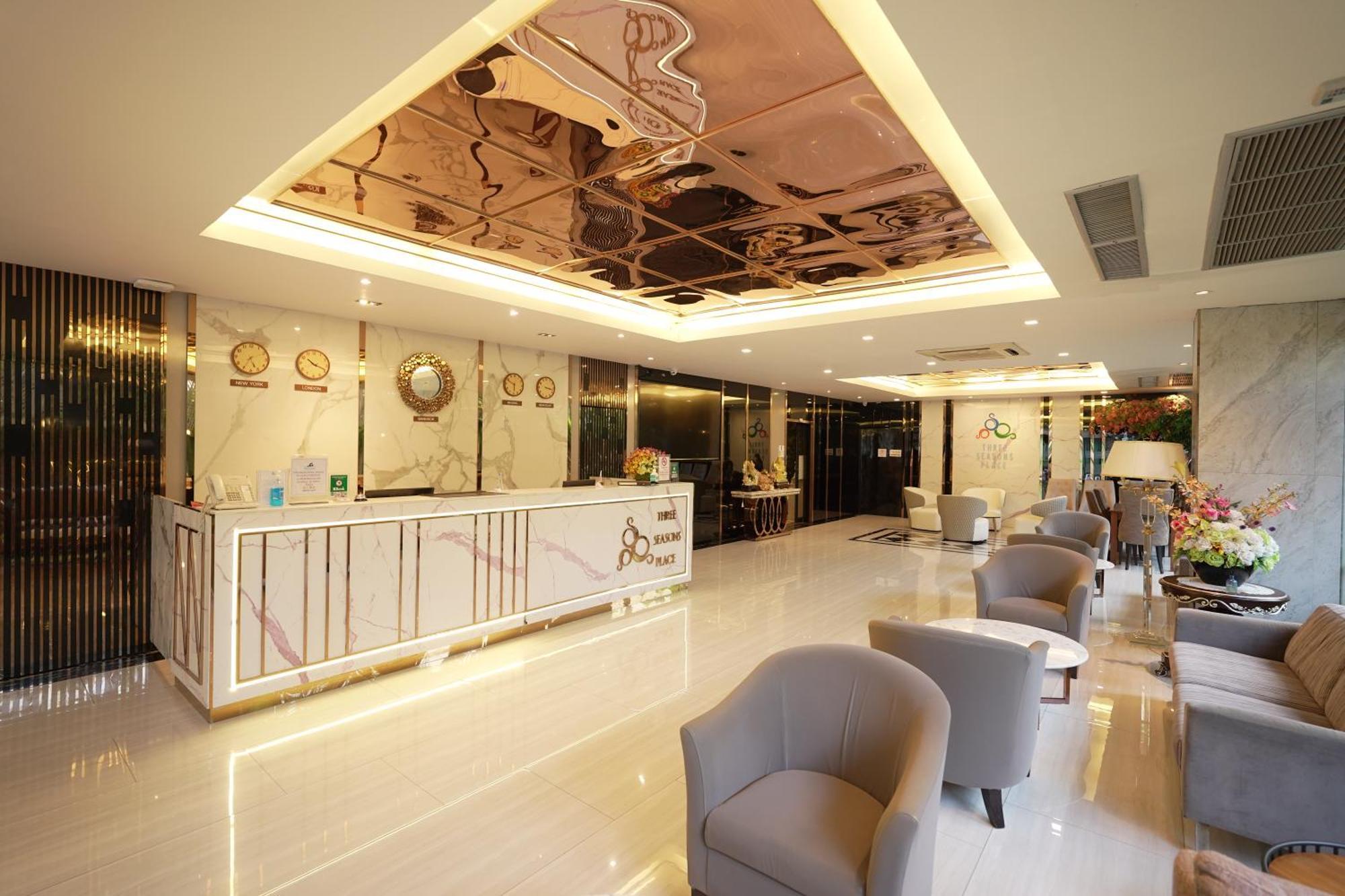Three Seasons Bangkok Hotel Exterior photo