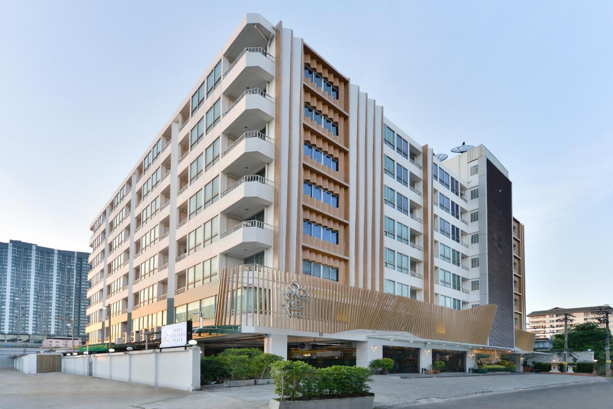 Three Seasons Bangkok Hotel Exterior photo