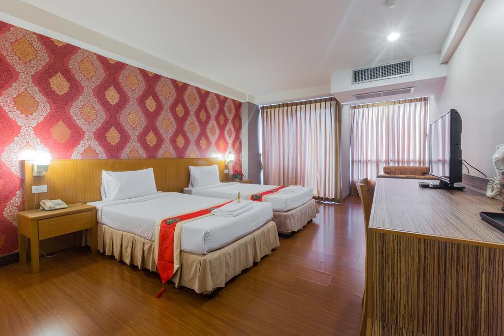 Three Seasons Bangkok Hotel Exterior photo